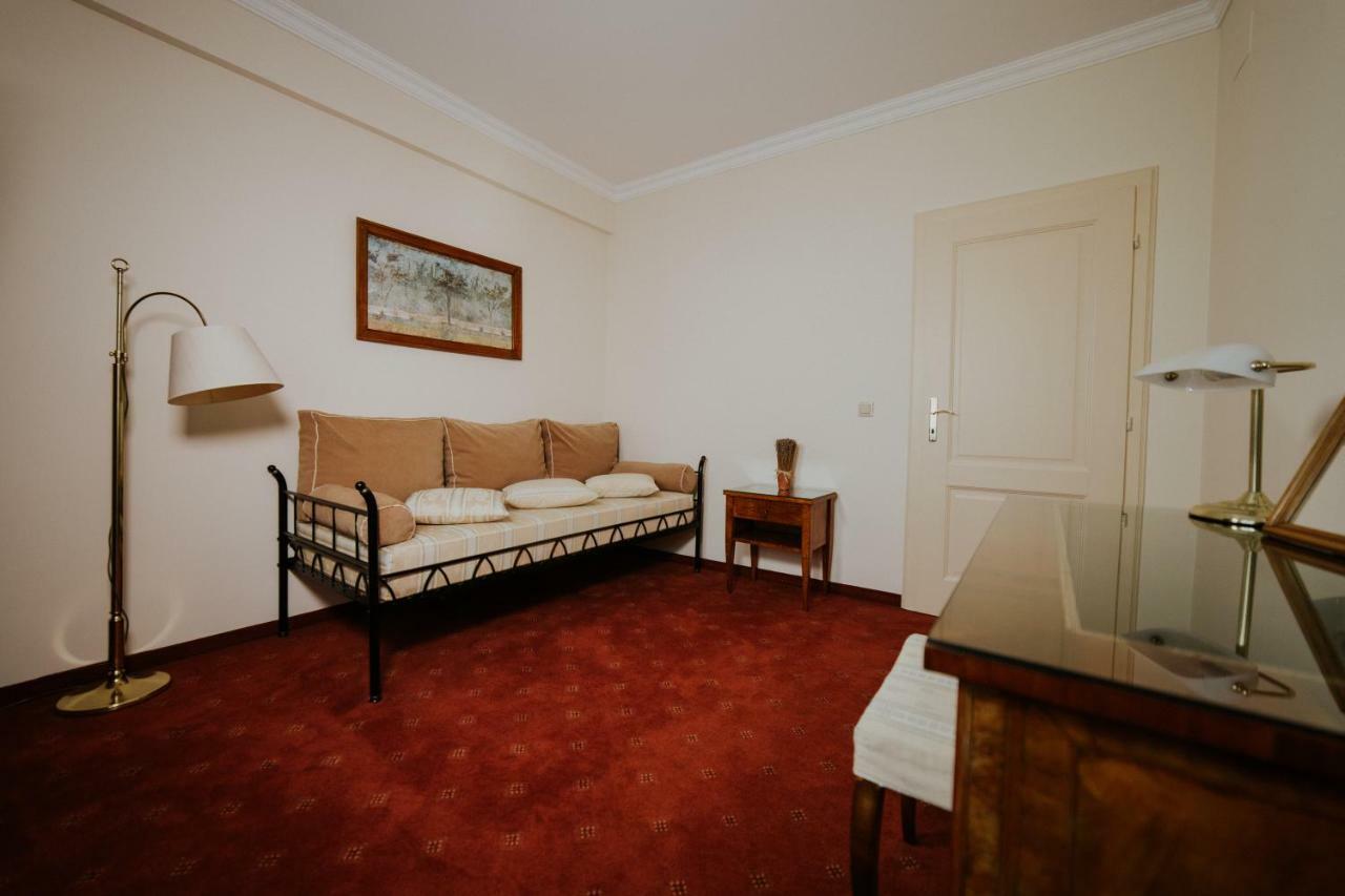 Hotel La Residenza Timişoara Extérieur photo
